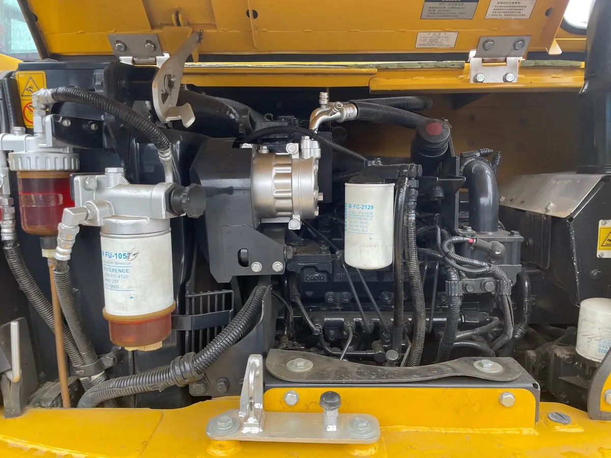 Komatsu Pc70 digger 7 ton - Image 2