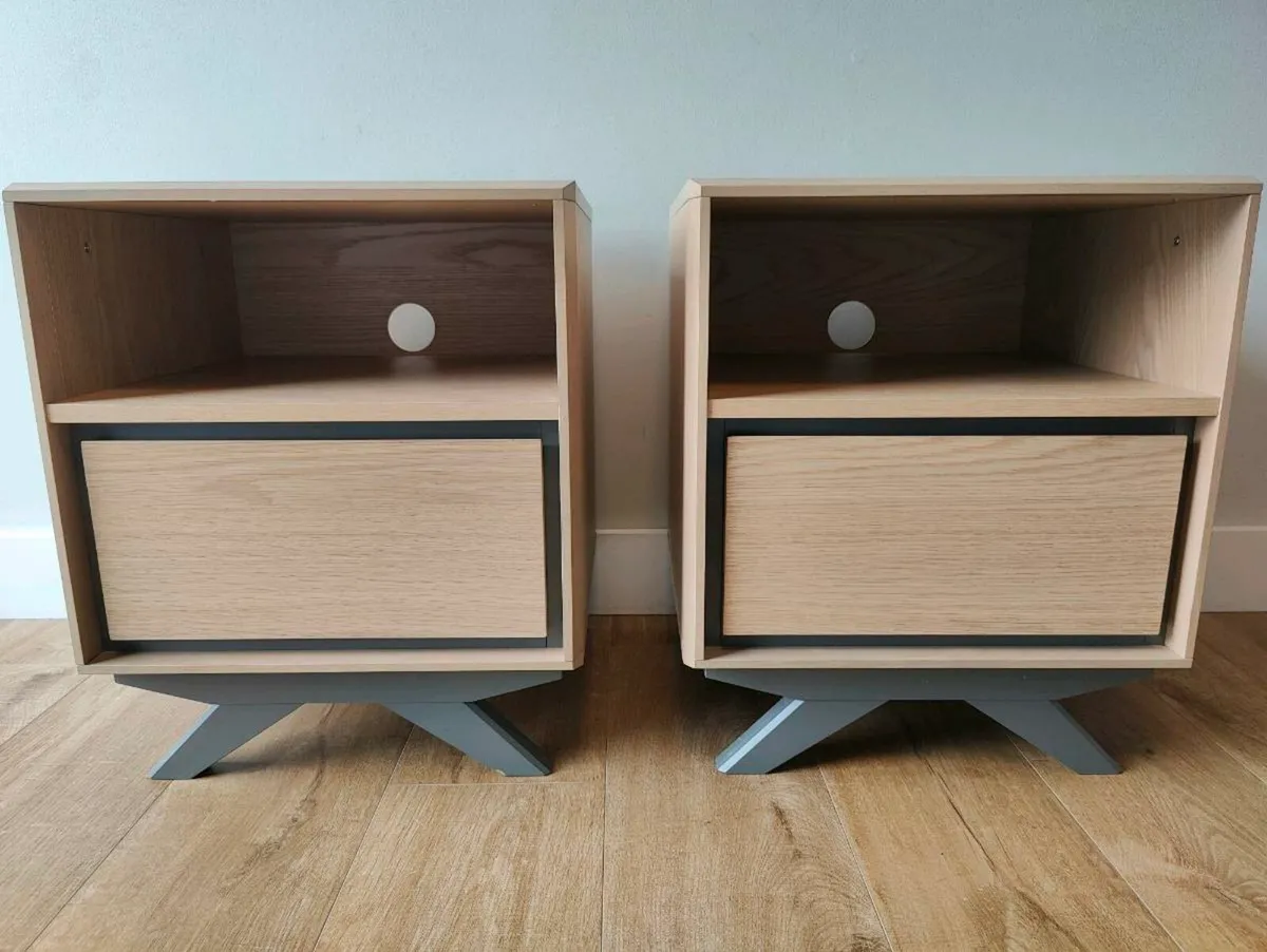 2 bedside lockers - Image 1