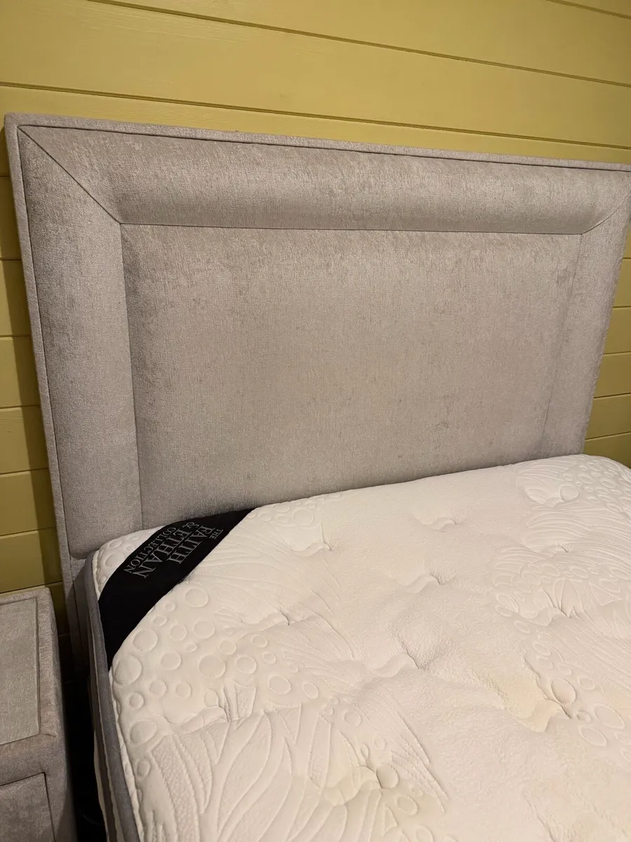 Double bed and lockers - Image 3