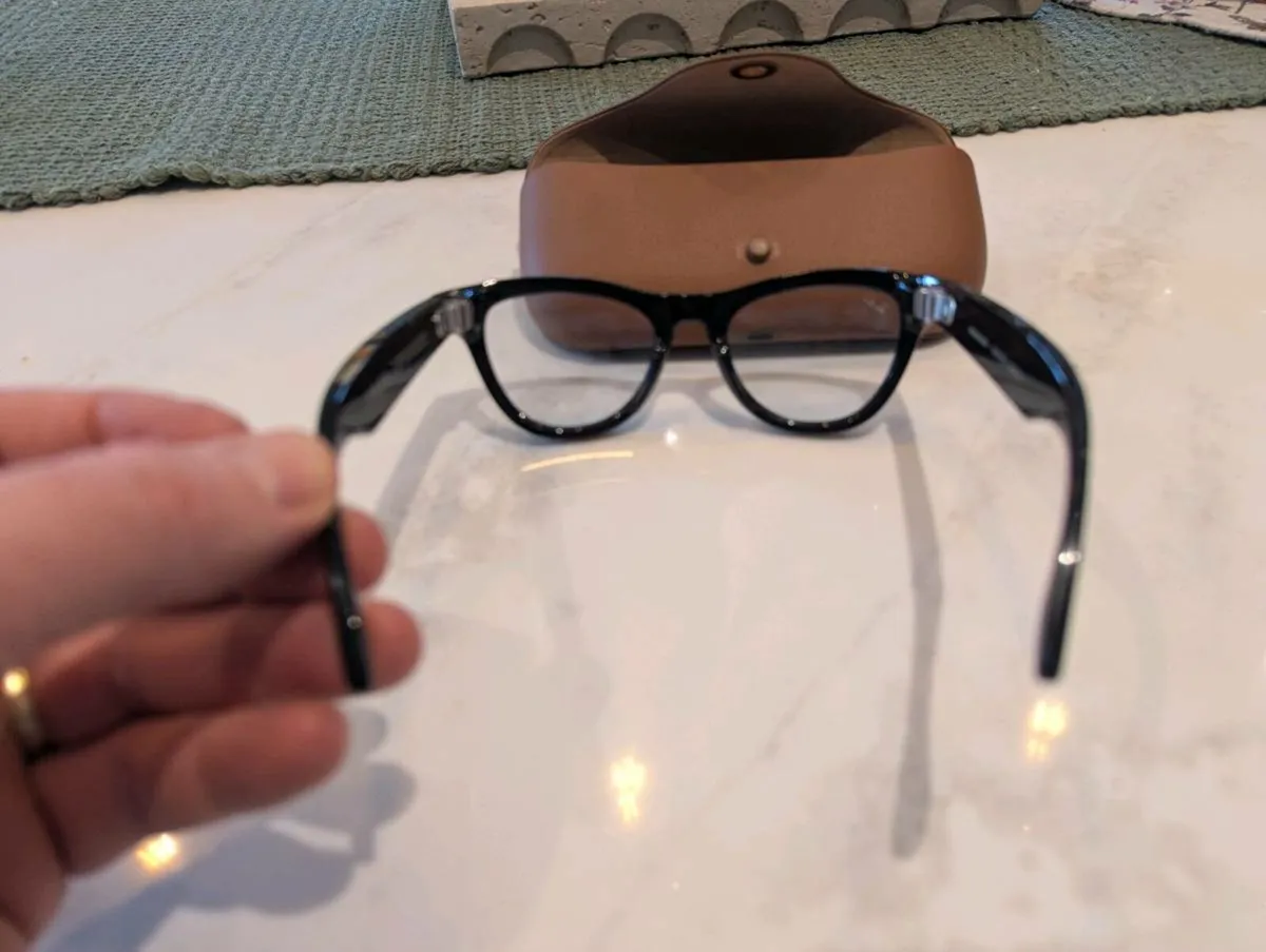 Ray-Ban Meta Skyler Smart Glasses - Shiny Black - Image 2