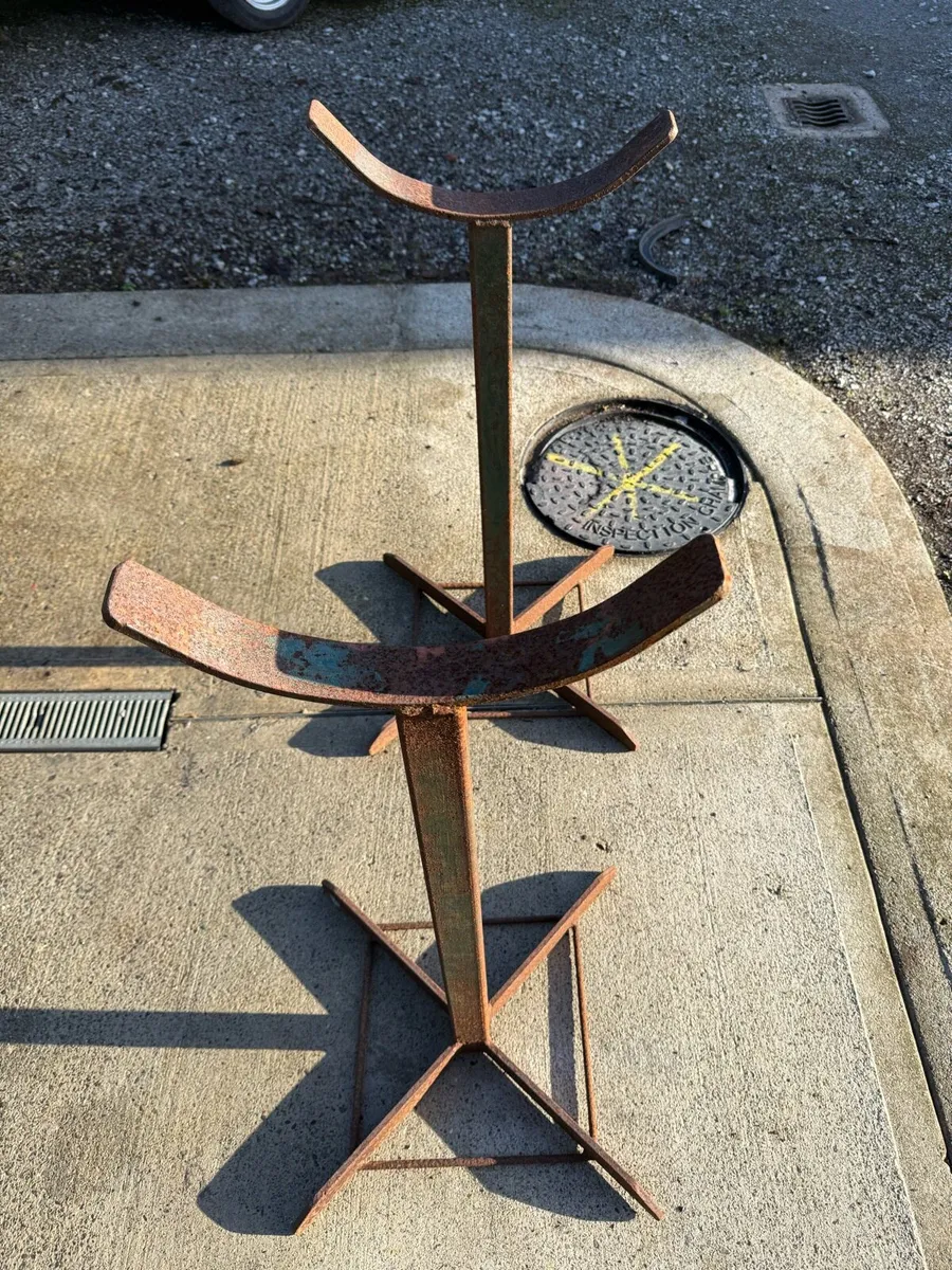 Steel Stand - Image 1