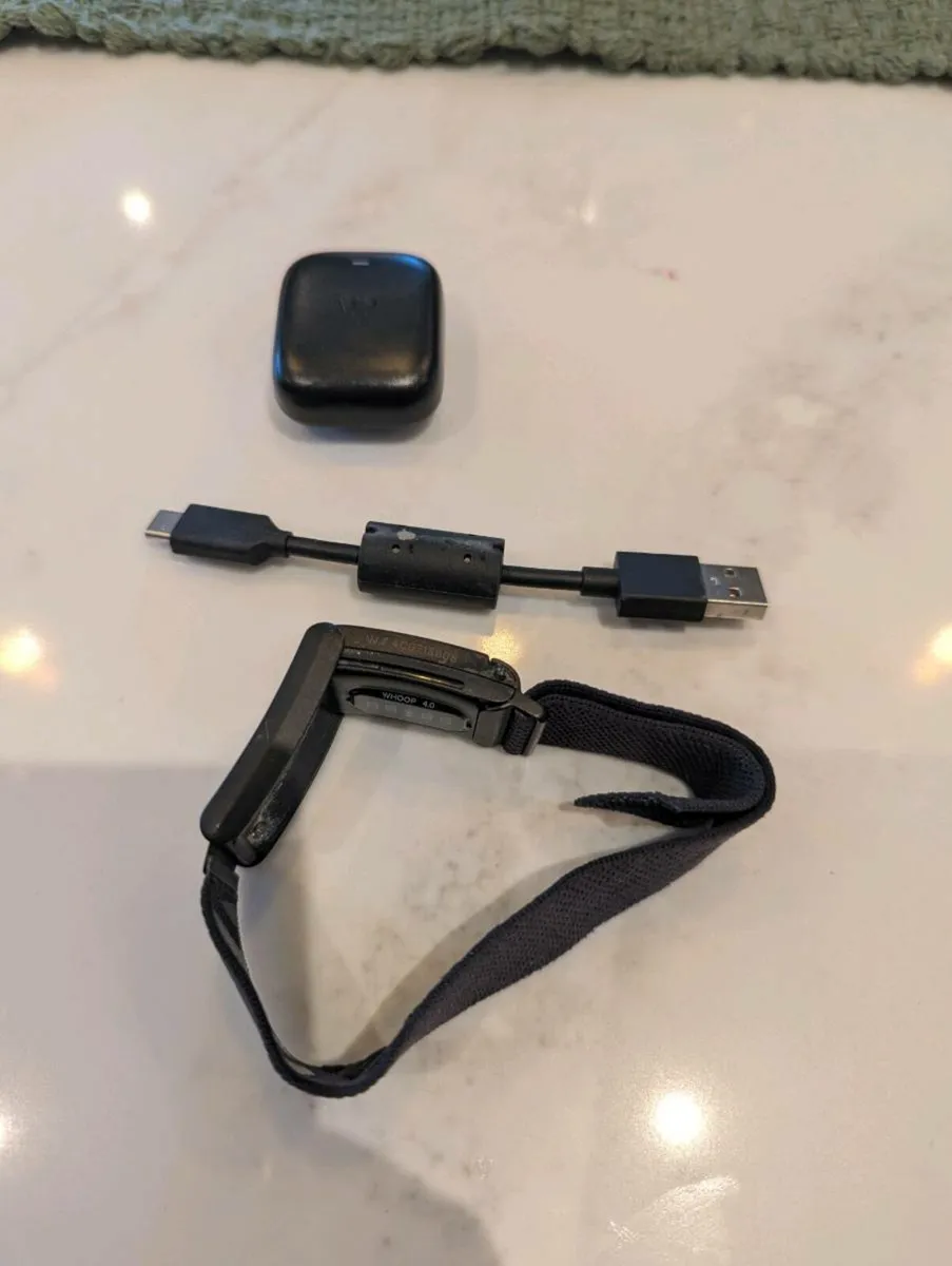 Whoop 4.0 Fitness Tracker - Sensor, Strap & Batter - Image 1