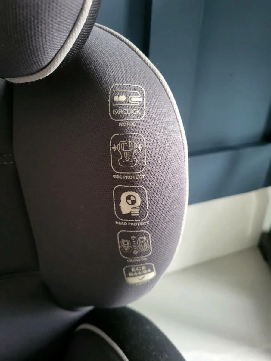Iso fix car seat - Image 2