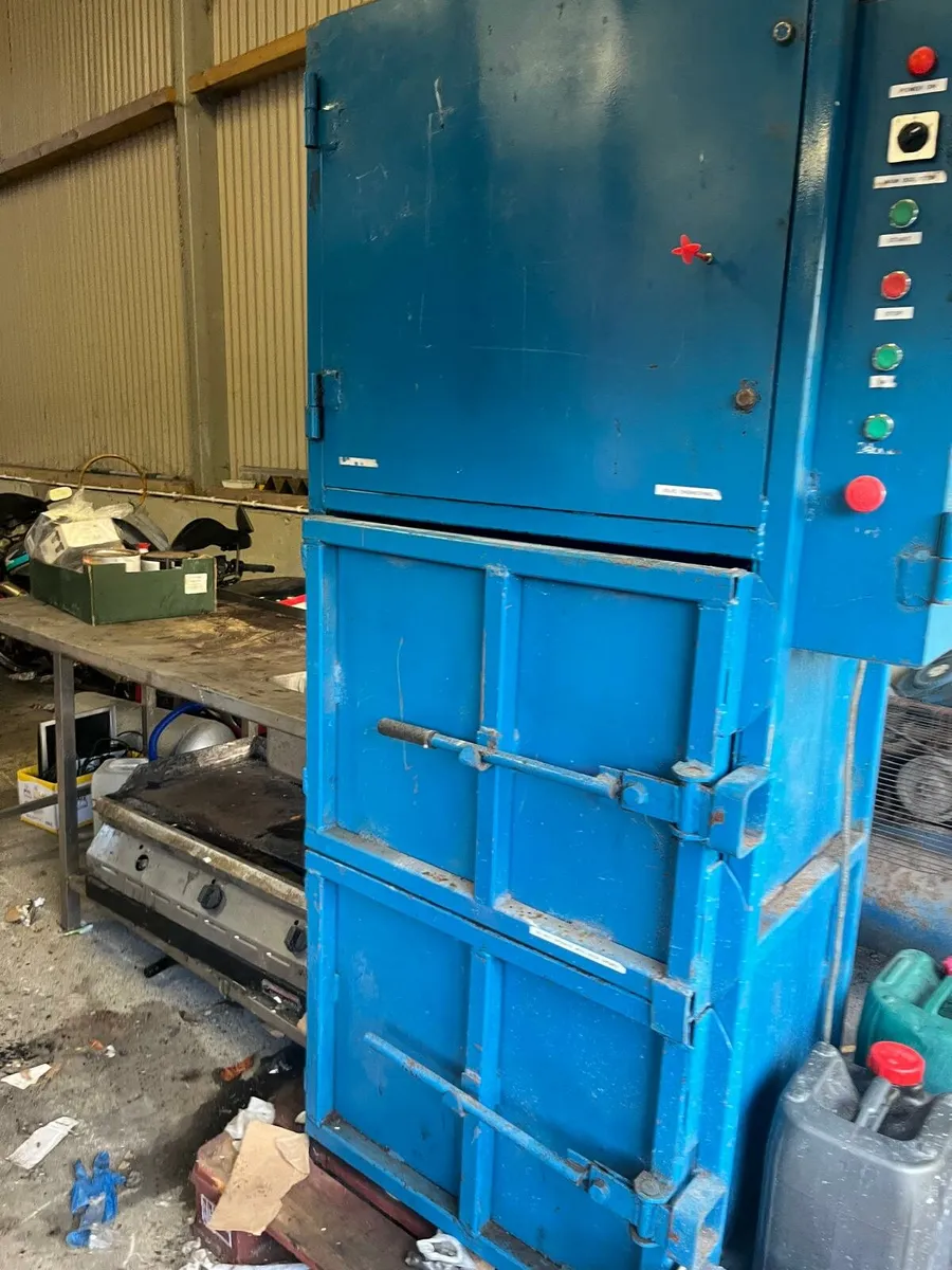 Catering equipment - Image 1