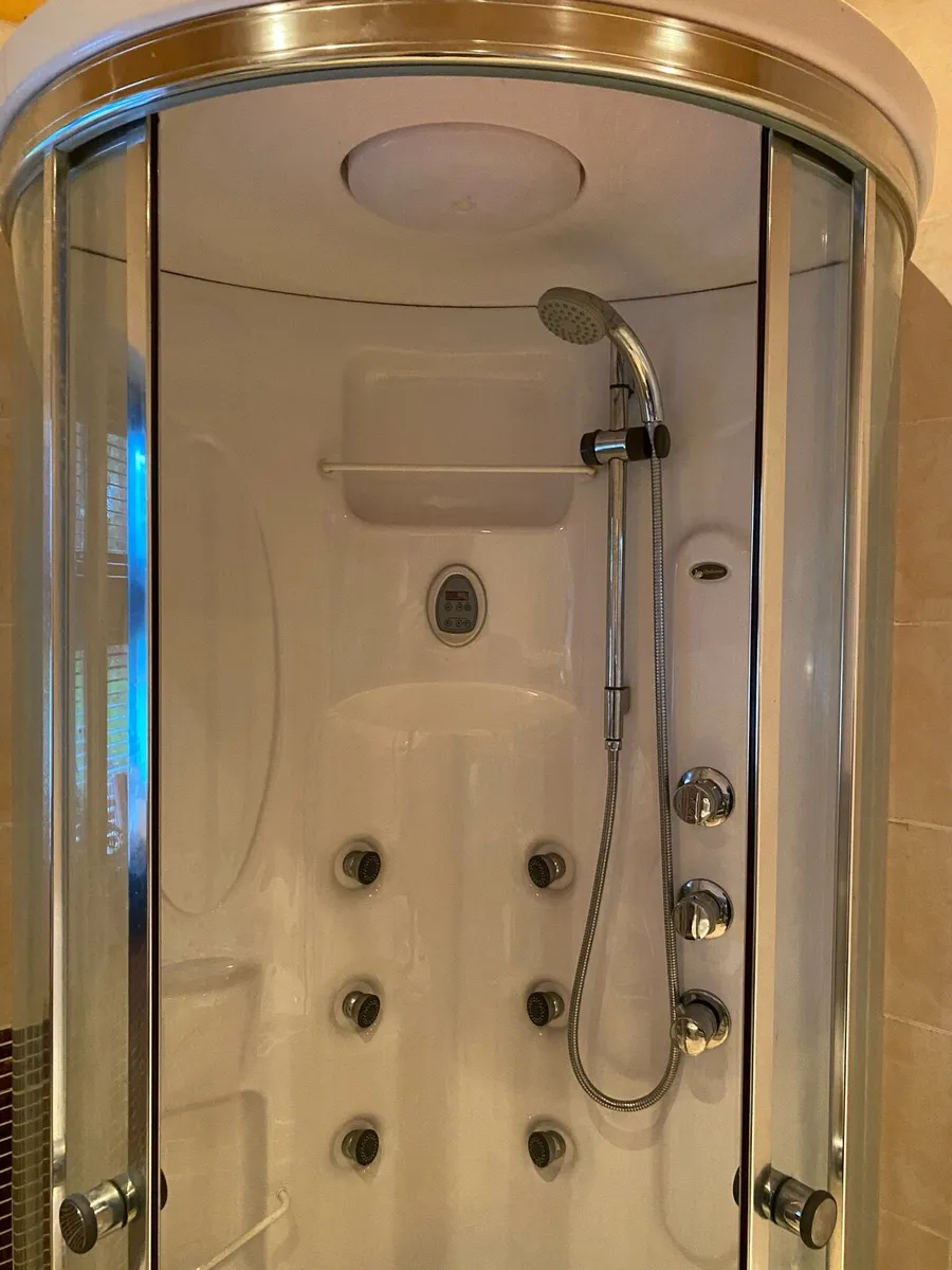 Jacuzzi shower - Image 2