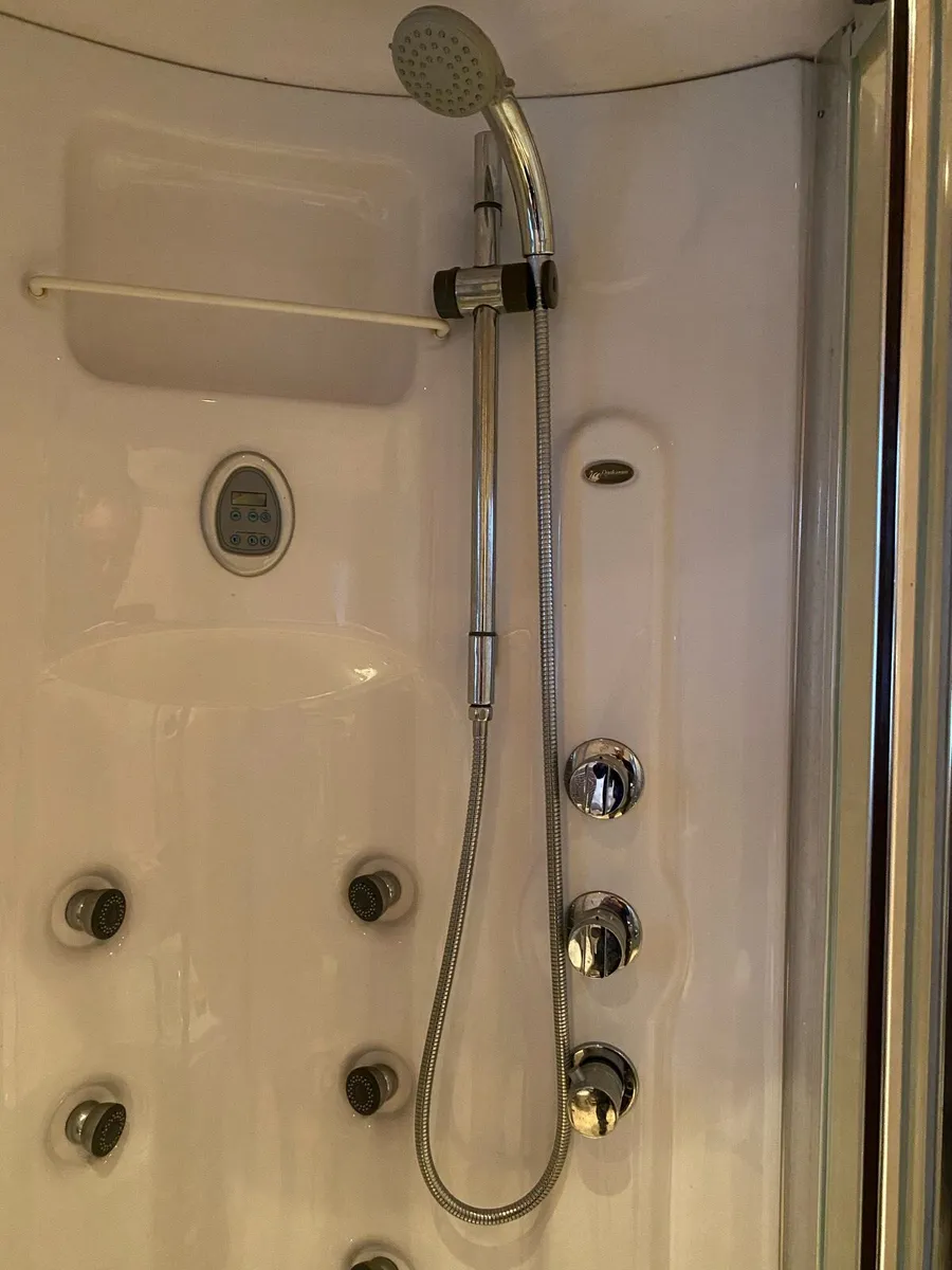 Jacuzzi shower - Image 4