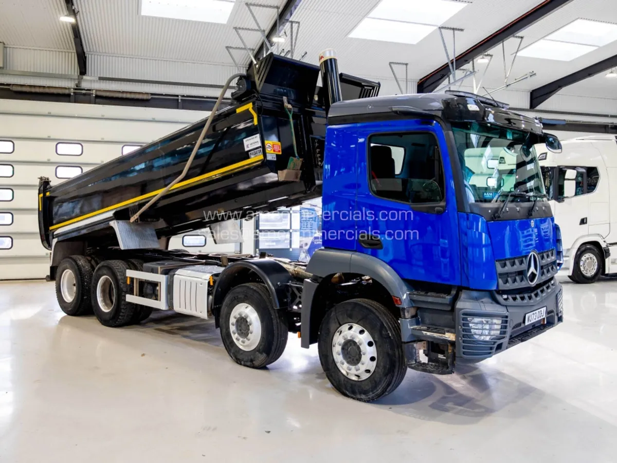 2024 MERCEDES BENZ ACROS 3240 TIPPER - Image 1