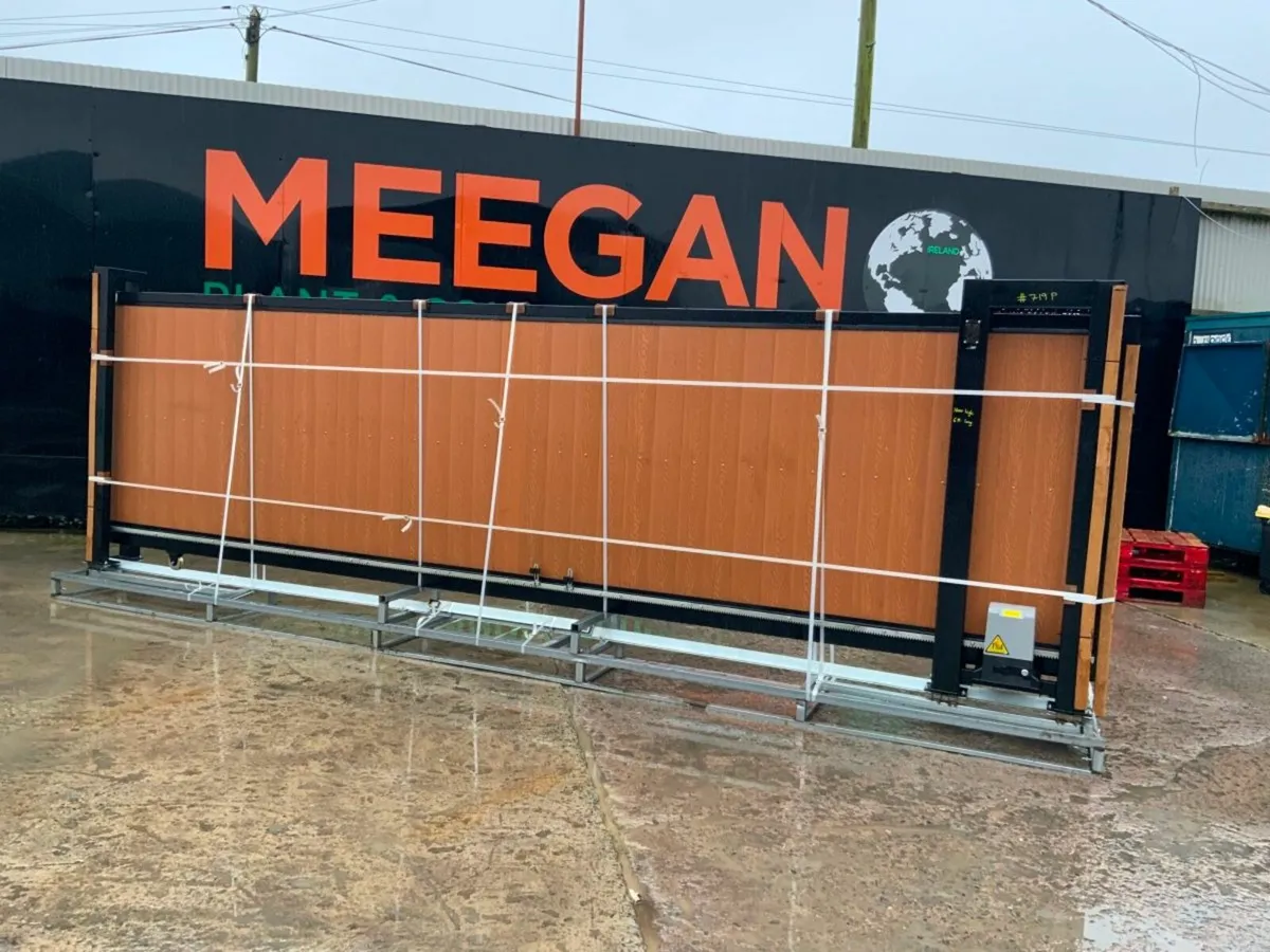 UNUSED....20ft ELECTRIC SLIDING GATE........719p. - Image 1
