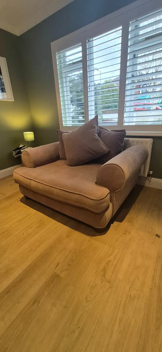 Furniture - Love Seat - Image 3