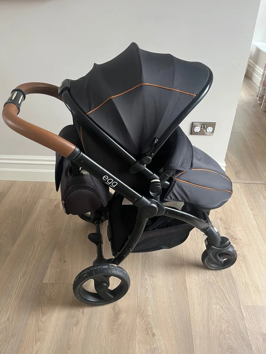 Baby equipment & egg stroller - Image 1