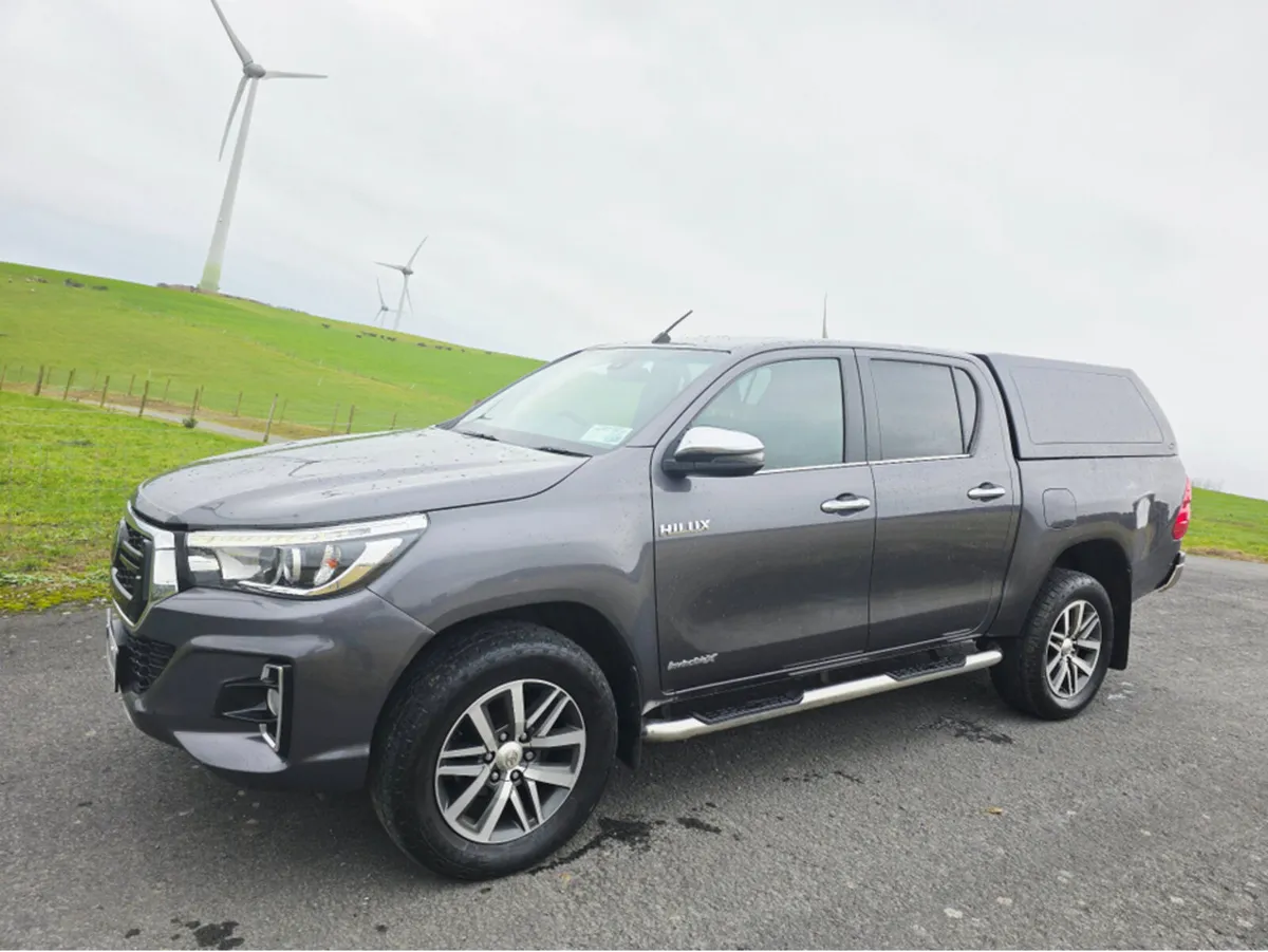 Toyota Hilux 2.4D4D INVINC 148BHP D/C - Image 3