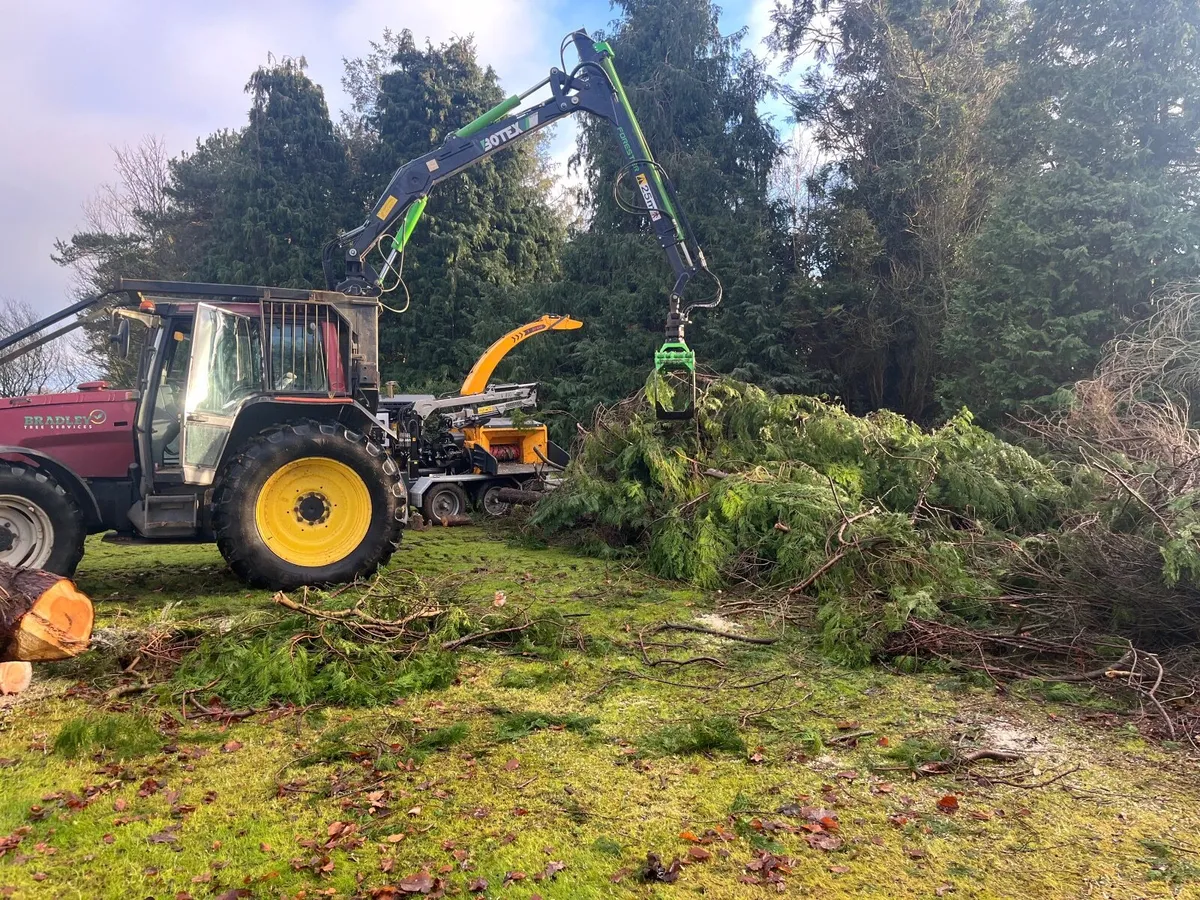Valtra 8050 forestry Tractor - Image 4