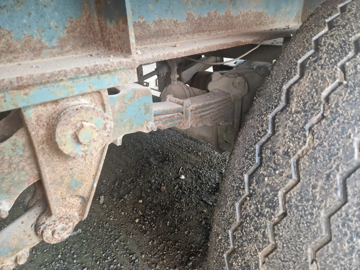 Brown Lennox 30 x 18 Mobile City Crusher - Image 3