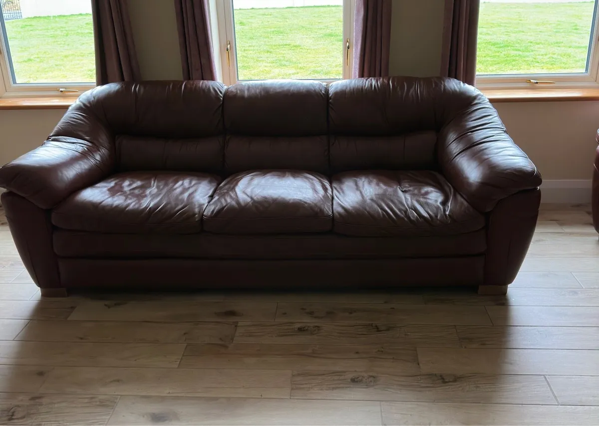 Leather suite - Image 1