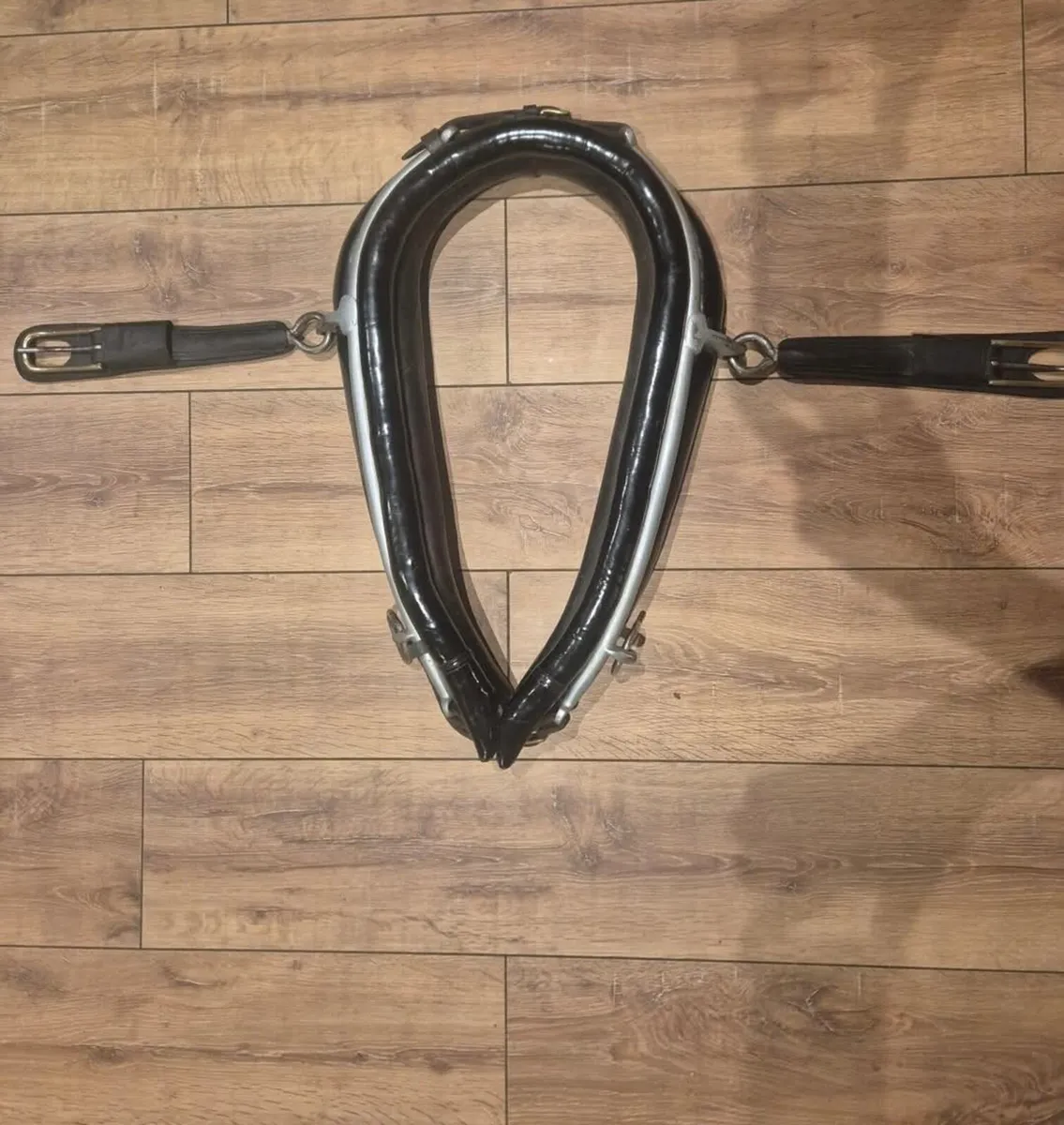 Patent leather driving collar - Image 3