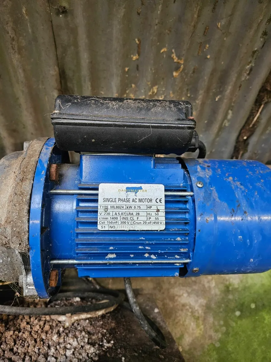 Dairymaster feeders - Image 4