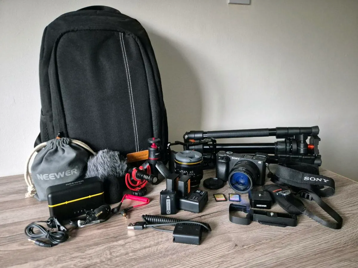 Sony a6400 Camera Bundle - Image 3