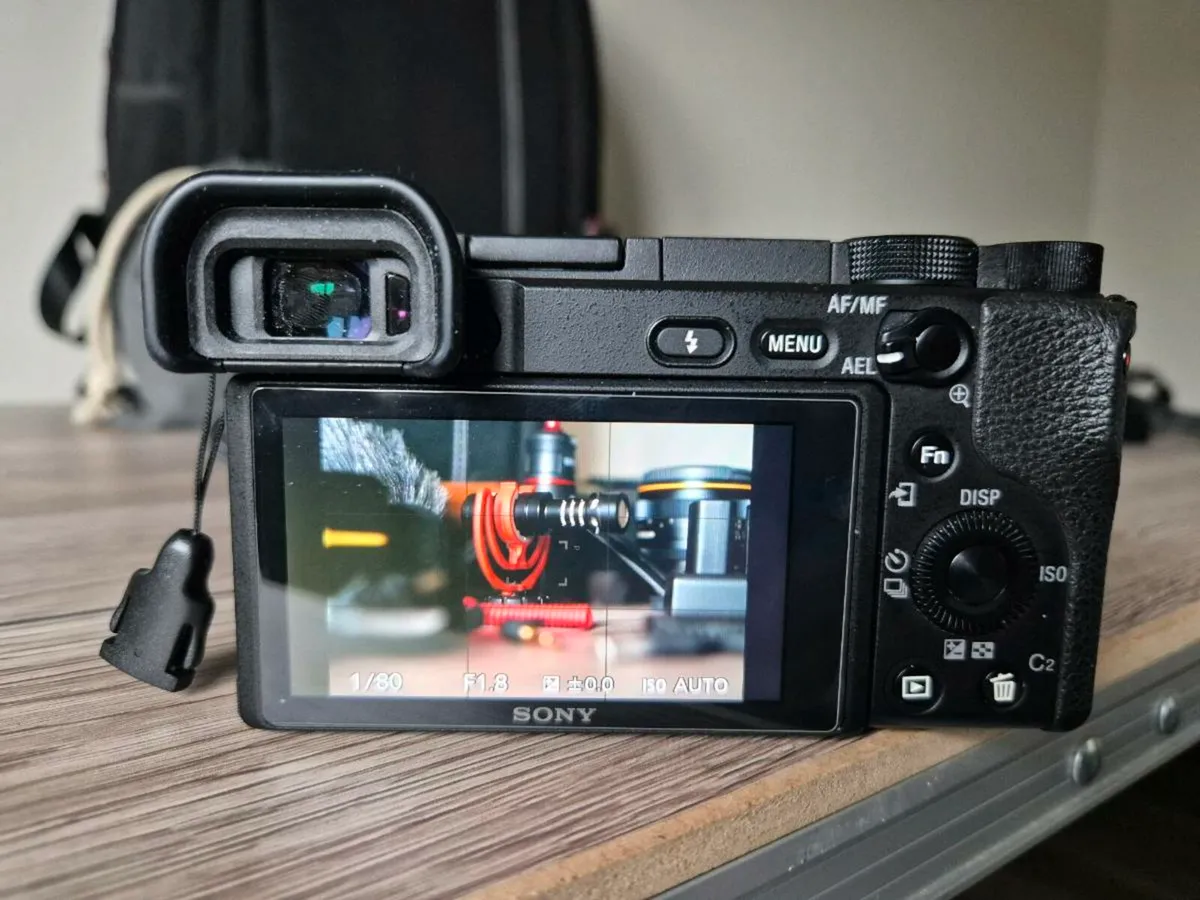 Sony a6400 Camera Bundle - Image 4