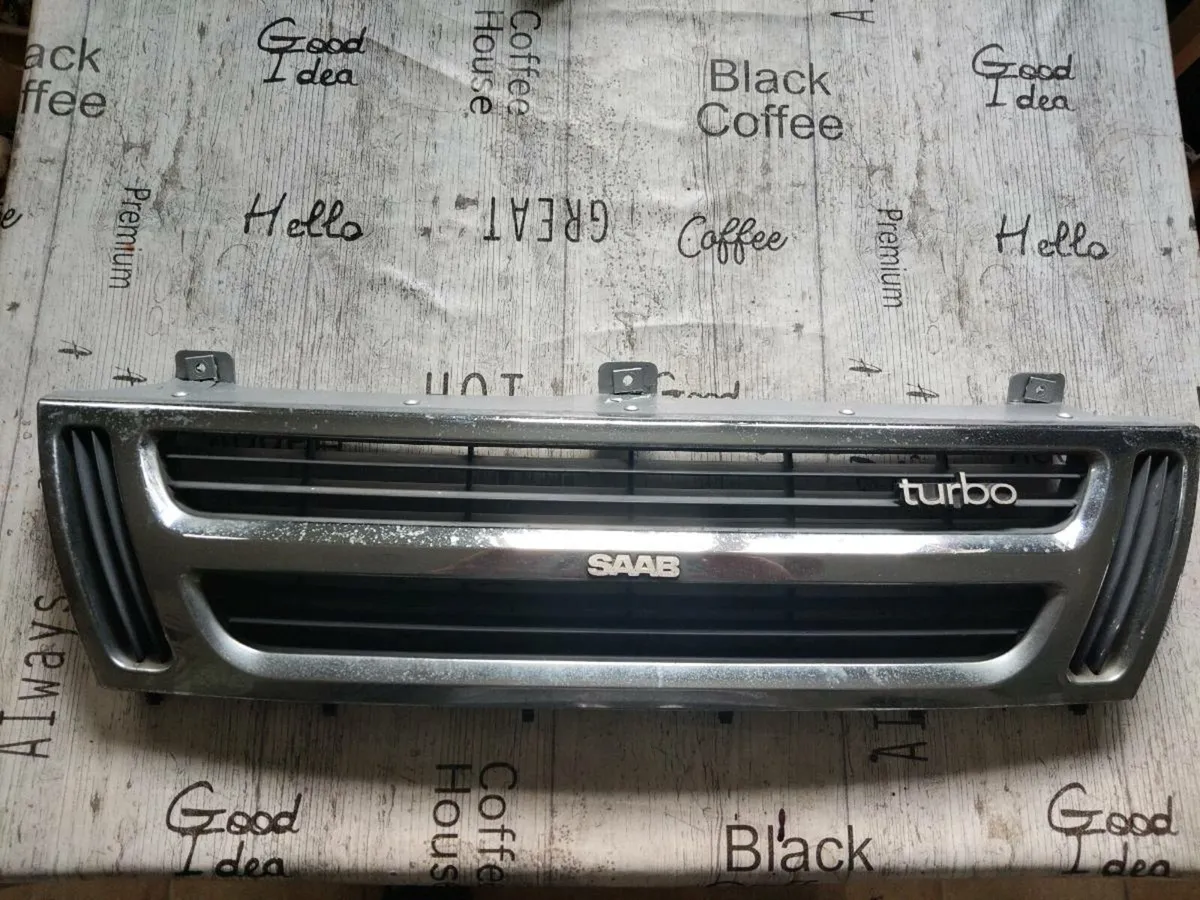 Saab 900 Classic Turbo Grill - Image 1