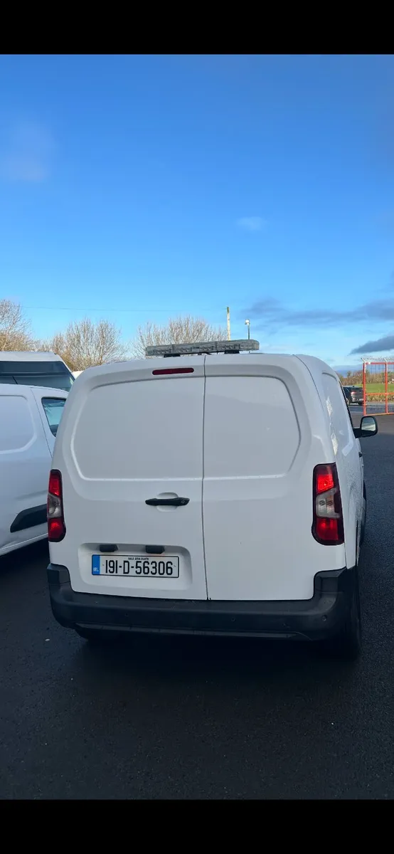2019 Peugeot Partner Professional L1 Bhdi - Image 3