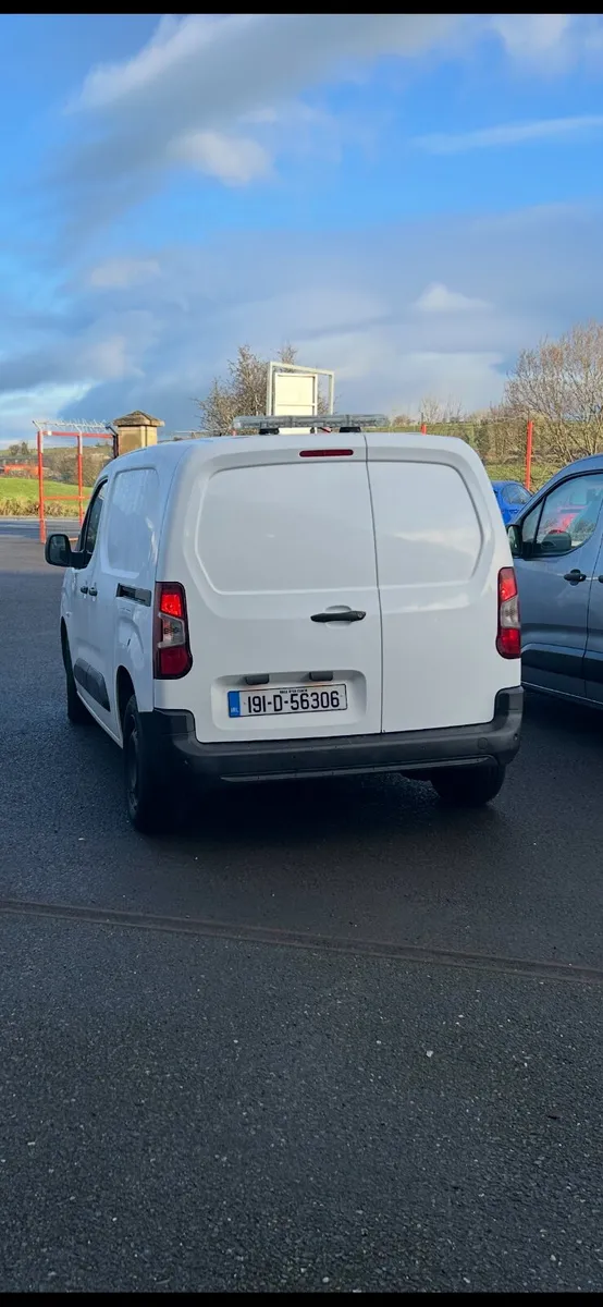 2019 Peugeot Partner Professional L1 Bhdi - Image 4