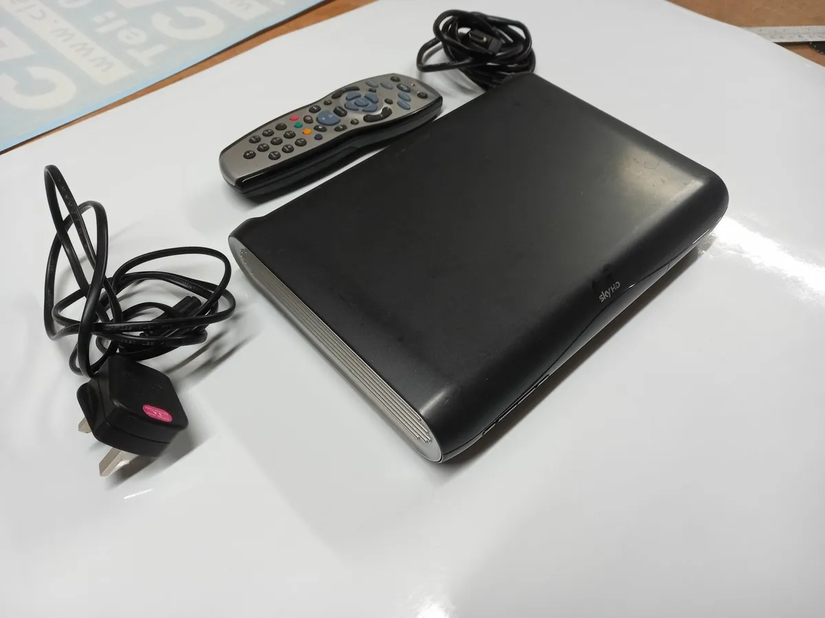 Satellite receiver box - Image 1