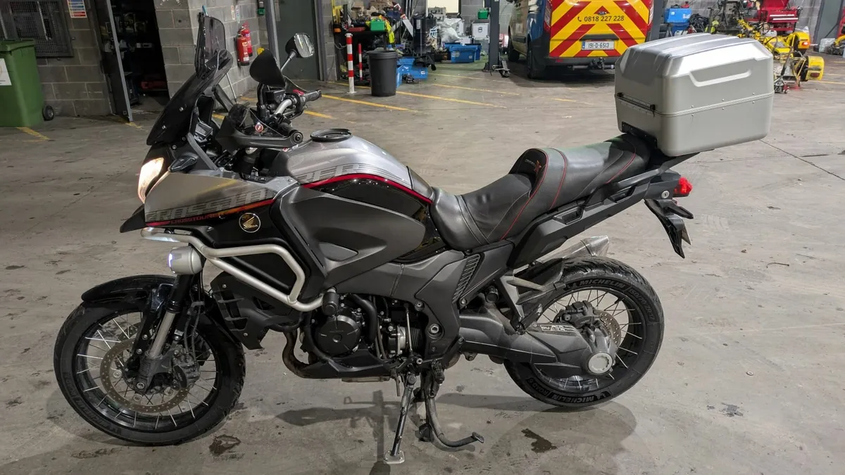 2016  Honda VFR  1200X  Crosstourer - Image 2