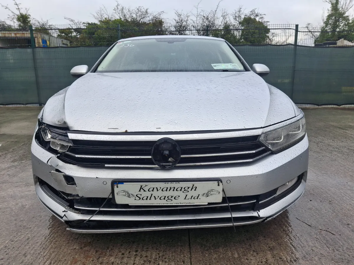2018 Volkswagen Passat  Tdi - Image 2