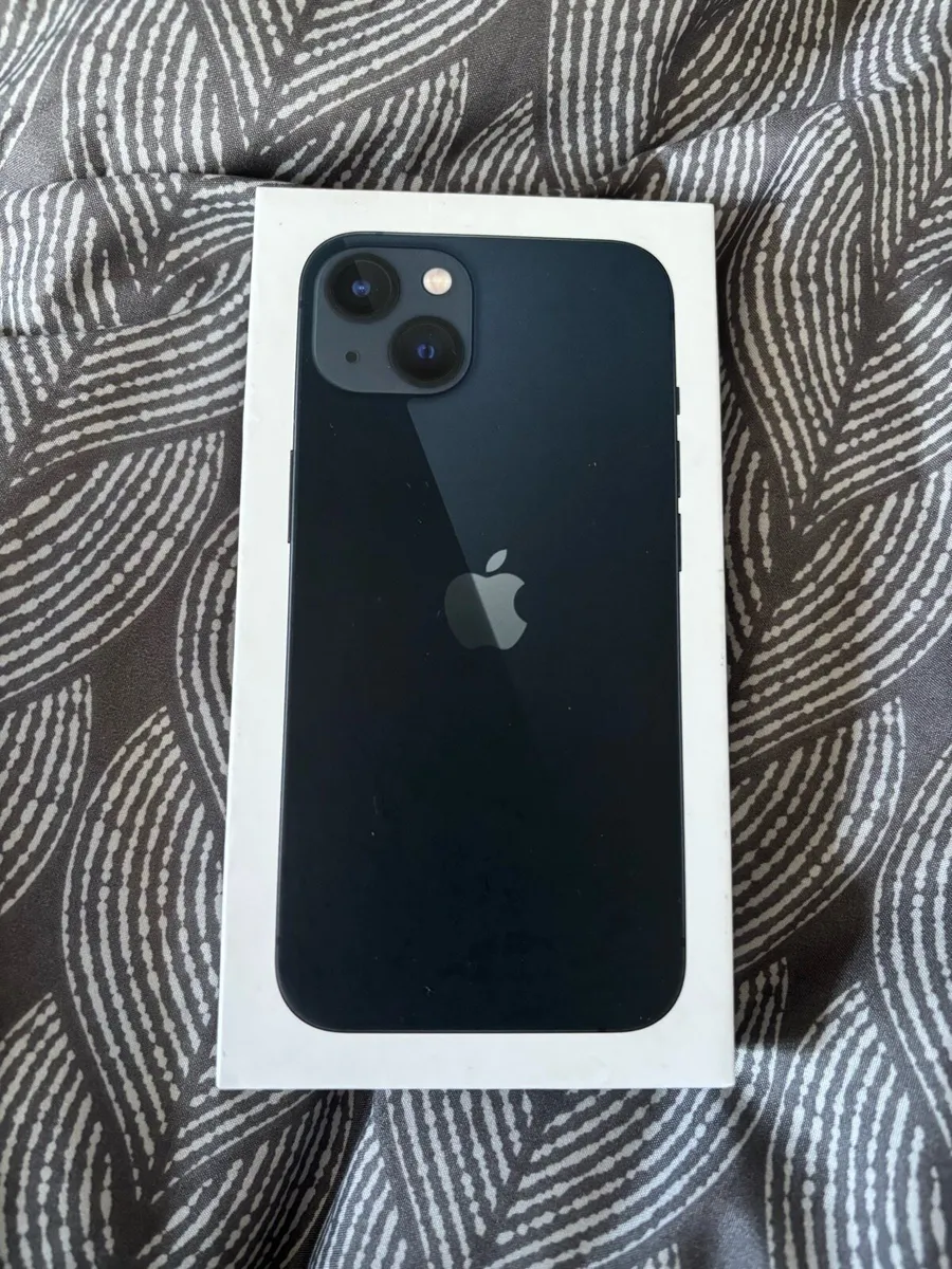 White iphone 12 - Image 1