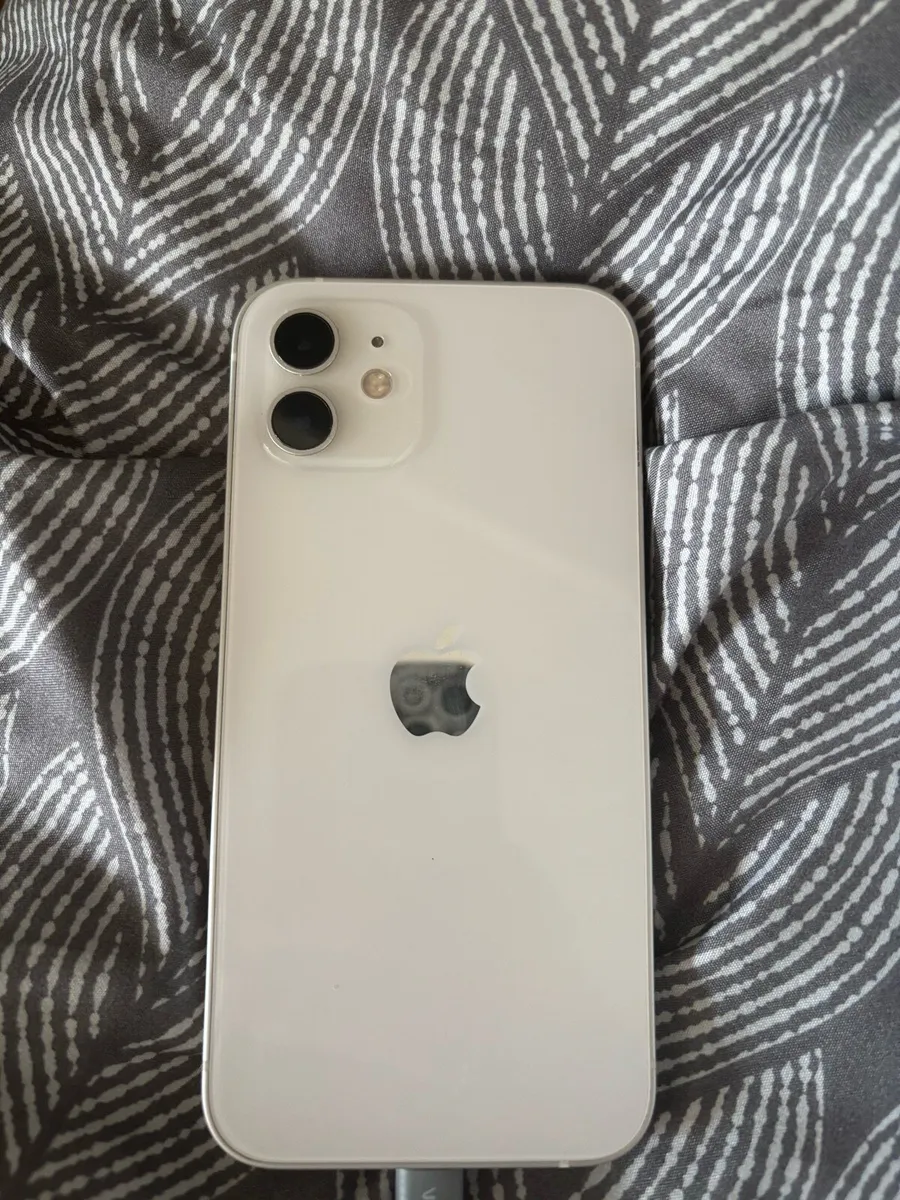 White iphone 12 - Image 2