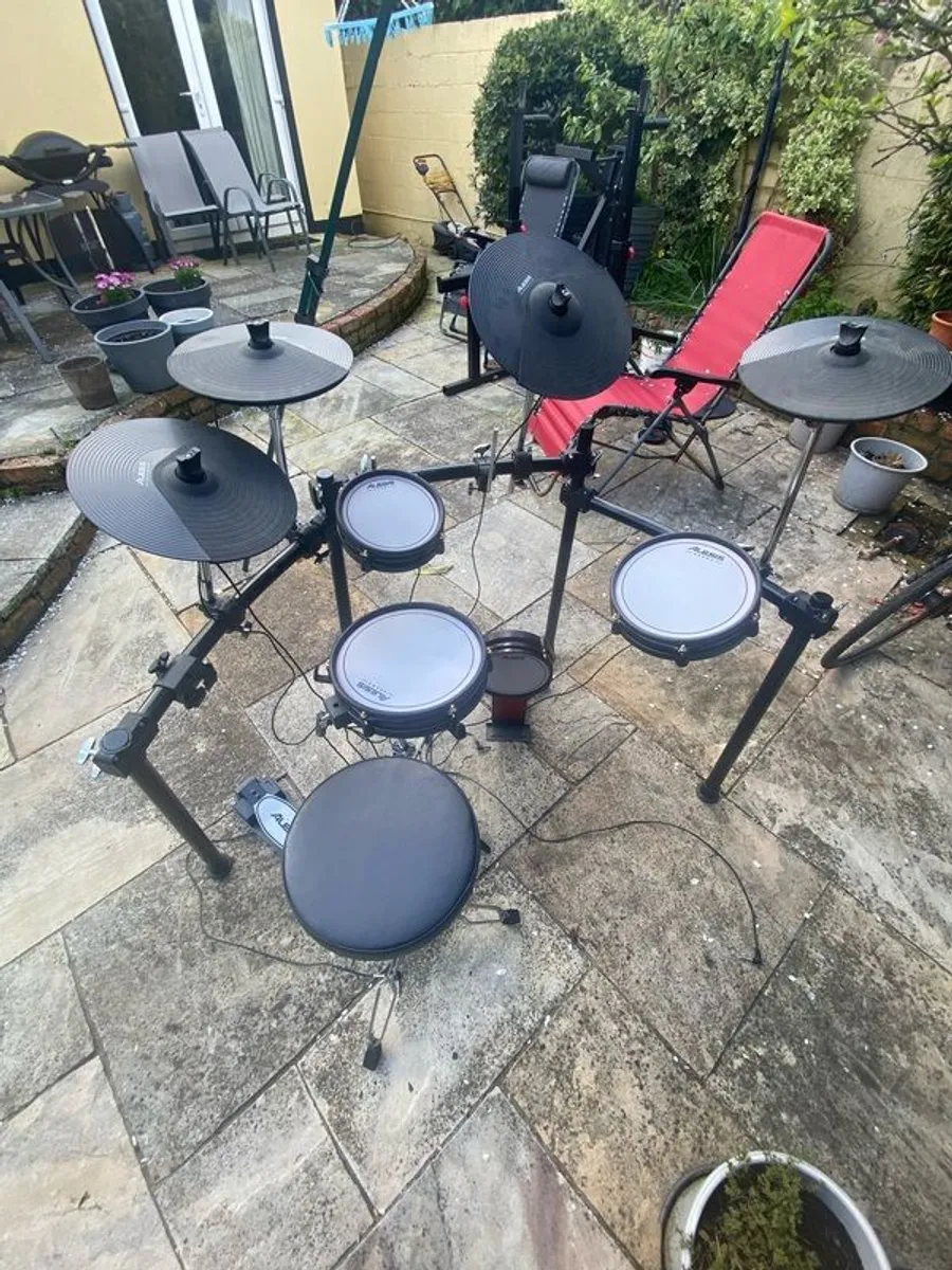 Alesis crimson 2 e-kit - Image 1