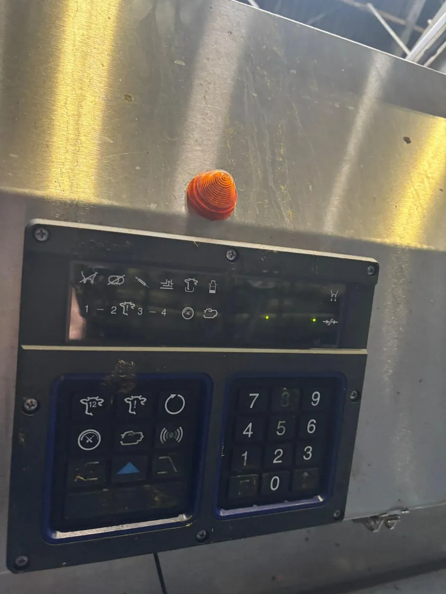 milking parlour - Image 4