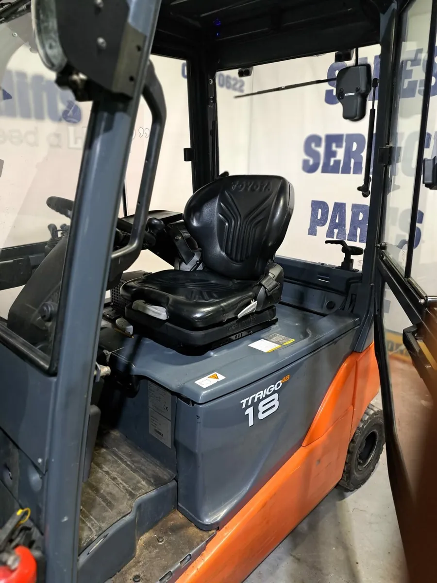 Toyota electric forklift - Image 4