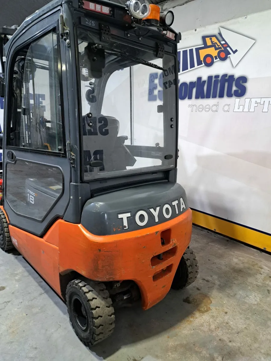 Toyota electric forklift - Image 2