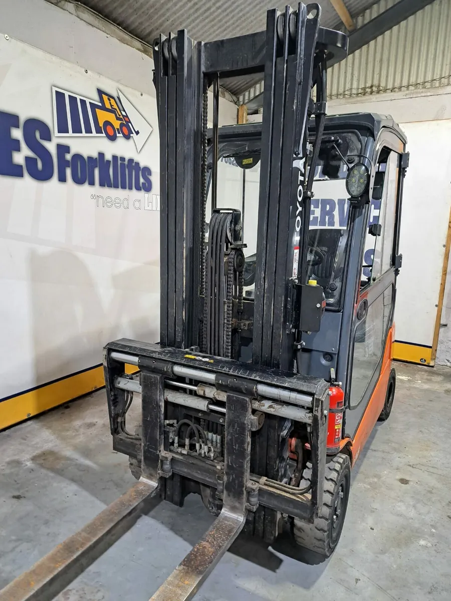 Toyota electric forklift - Image 3