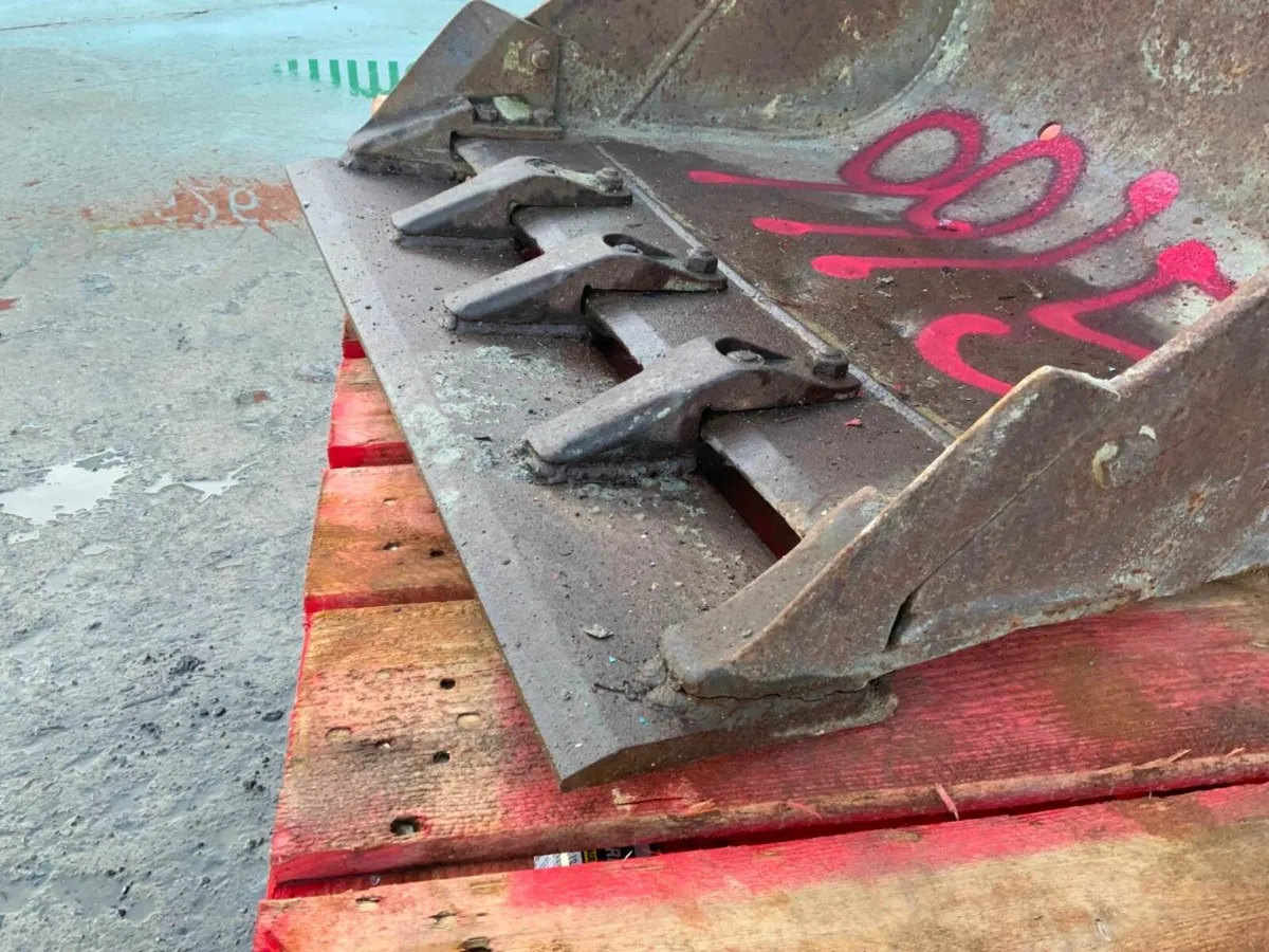 30" MINI DIGGER BUCKET.....40mm PINS...........991 - Image 4