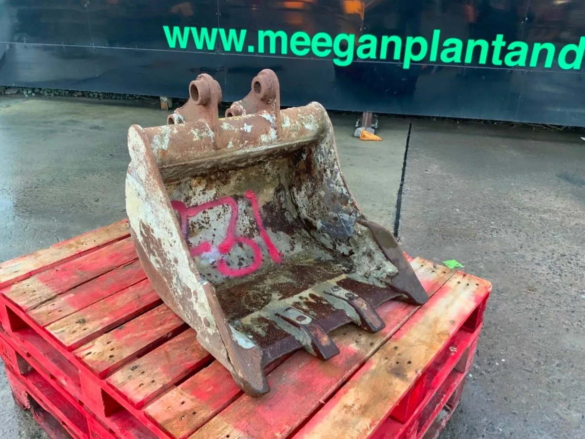 24" MINI DIGGER BUCKET.......35mm PINS.........731 - Image 4