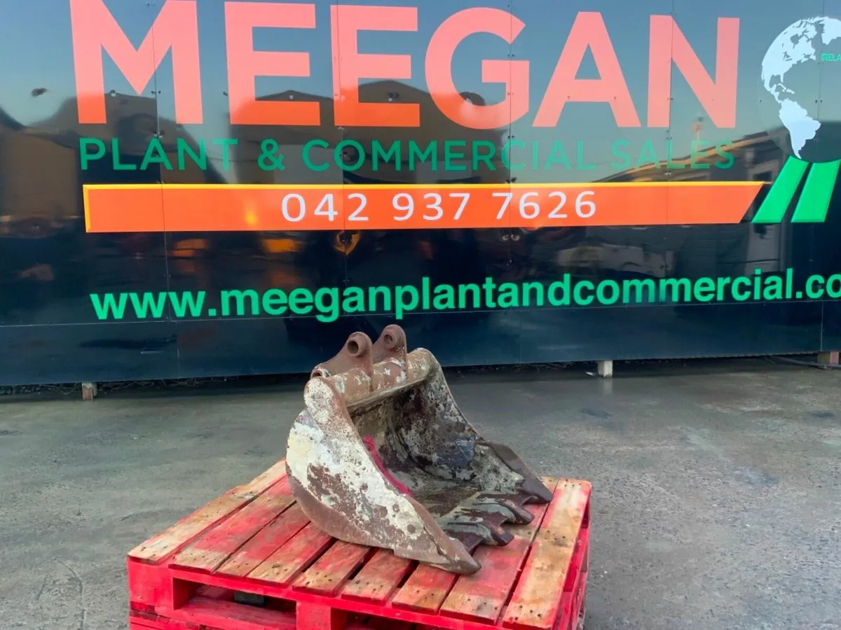 24" MINI DIGGER BUCKET.......35mm PINS.........731 - Image 1