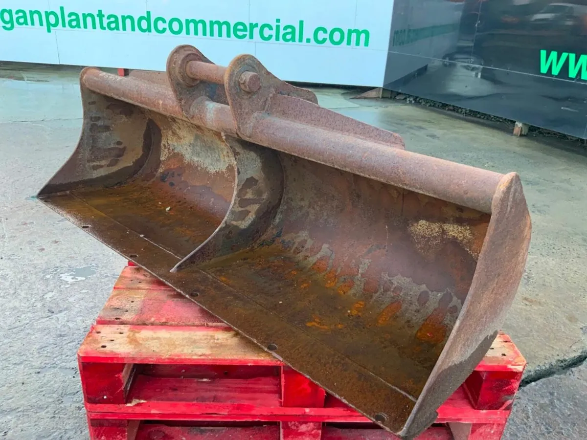 60" GRADING BUCKET.........45mm PINS .......679. - Image 3