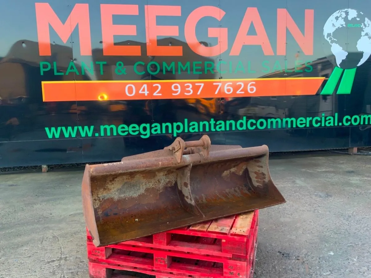 60" GRADING BUCKET.........45mm PINS .......679. - Image 1