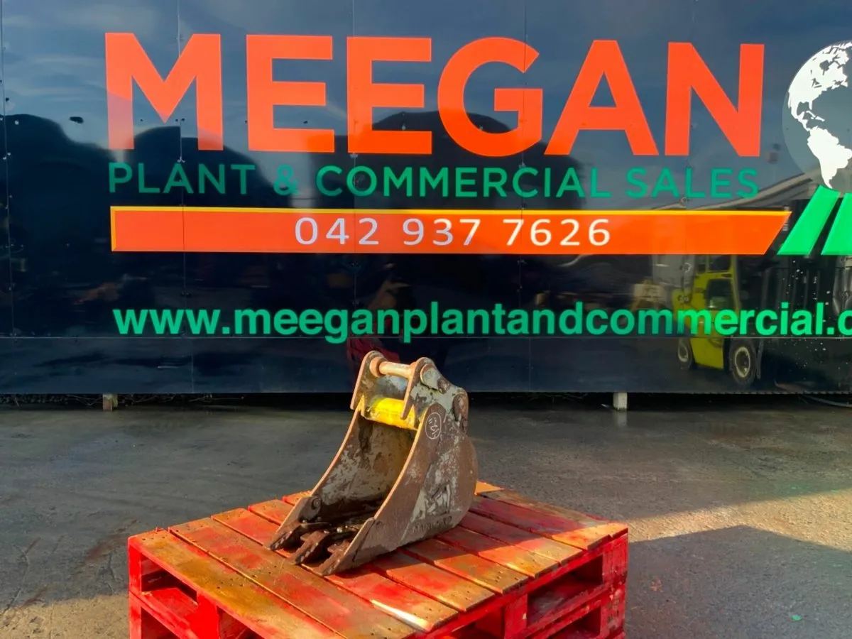 12" MINI DIGGING BUCKET......40 mm PINS.........12 - Image 1