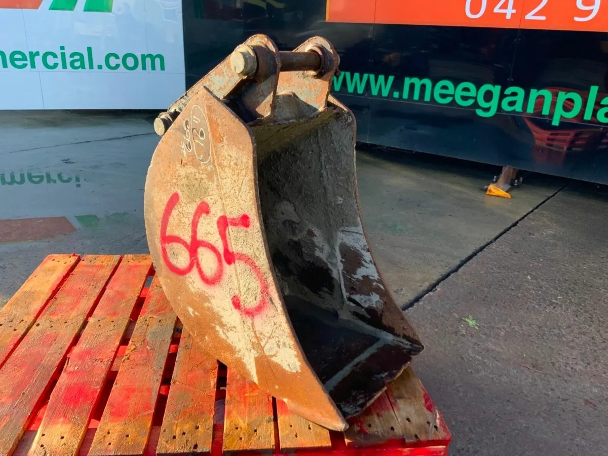 16" JCB 3 CX DIGGING BUCKET...45mm PINS......665. - Image 1