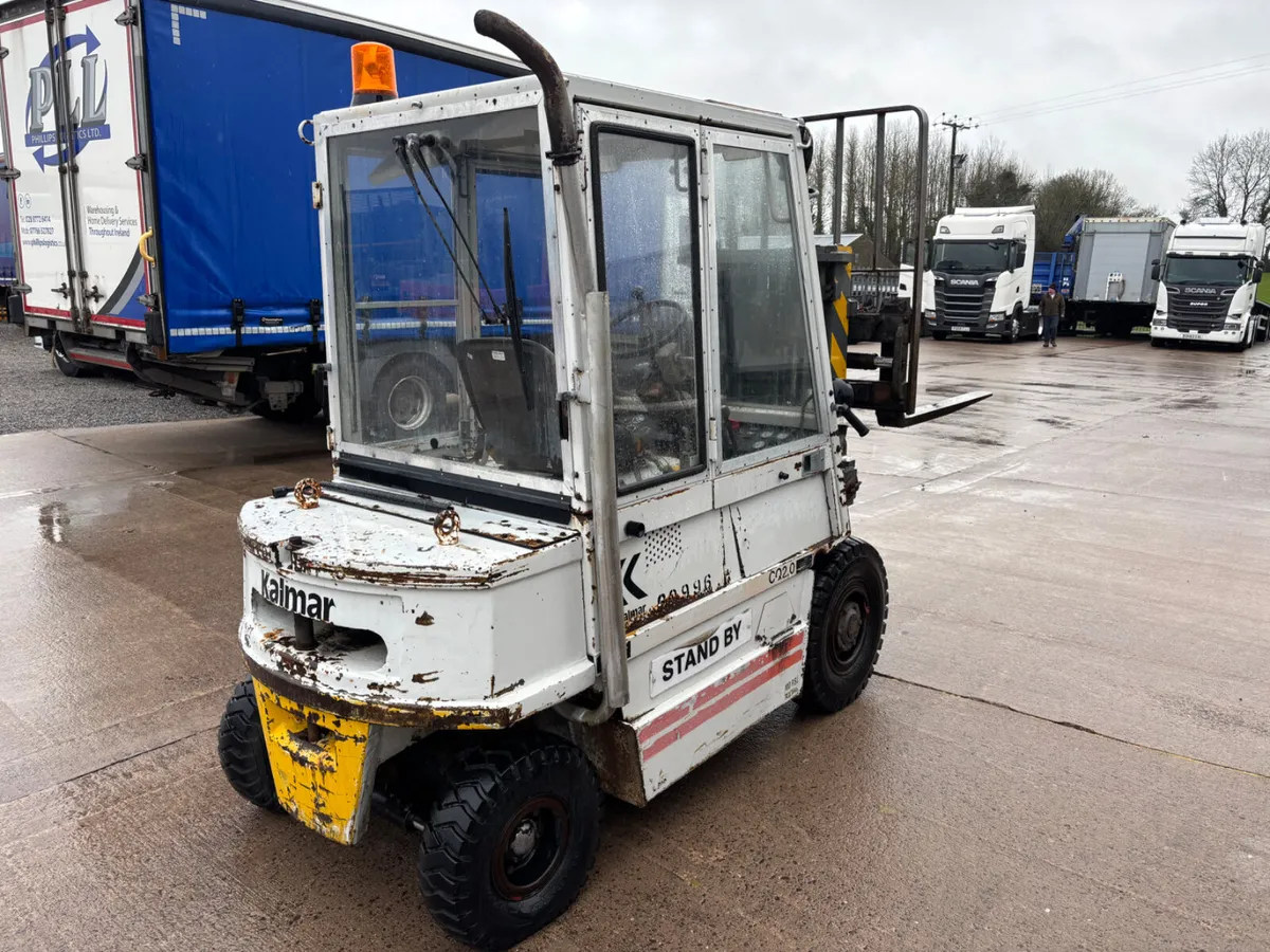 Kalmar 2 ton diesel forklift full cab container sp - Image 2