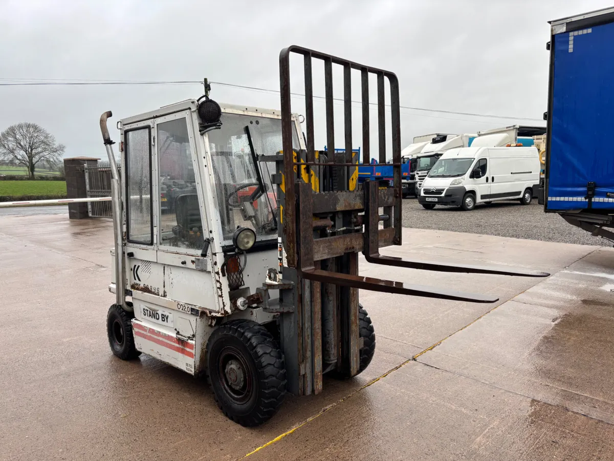 Kalmar 2 ton diesel forklift full cab container sp - Image 1