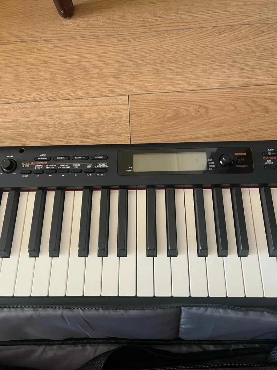 Casio keyboard 88 semi weighted keys with case - Image 4