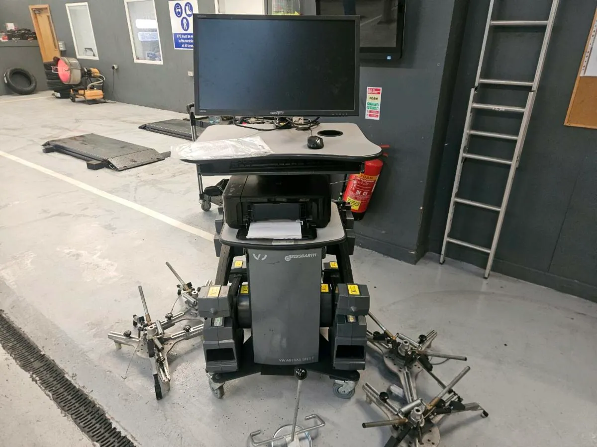 Wheel Alignment machine - Image 1