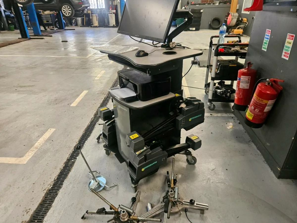 Wheel Alignment machine - Image 2