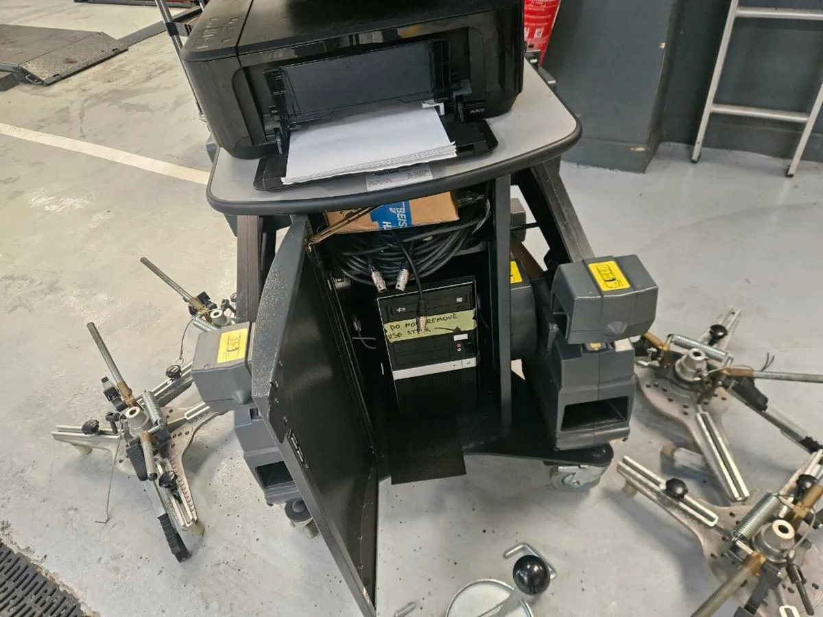Wheel Alignment machine - Image 4