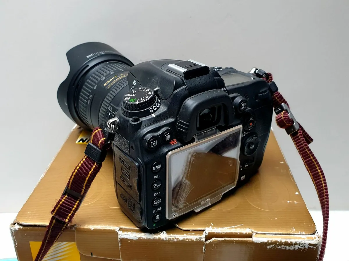 Nikon D7000 Digital Camera With Lenses - Image 4