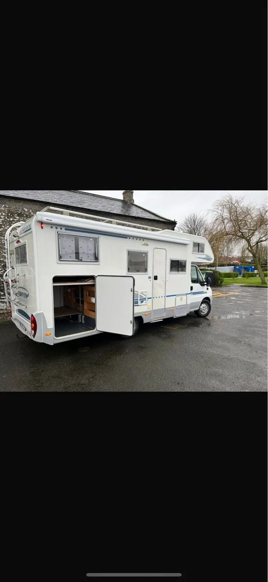 Camper van - Image 2